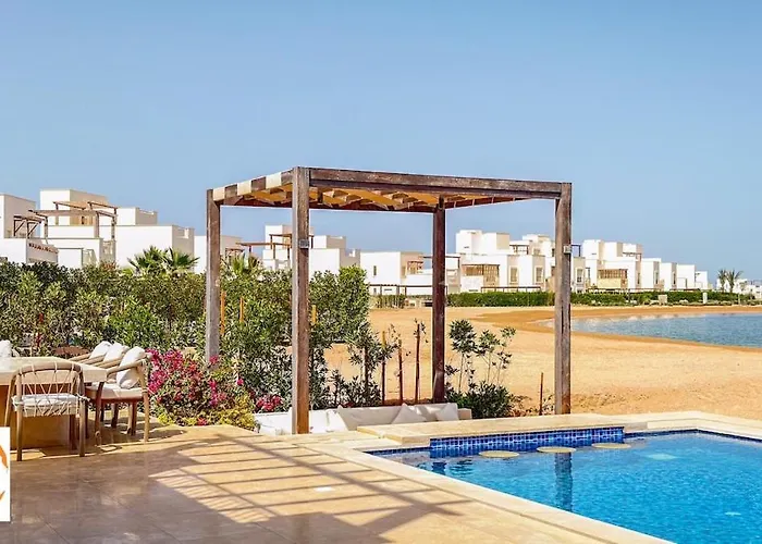 4br Lux Villa, Heated Pool & Nanny ! Near Marina