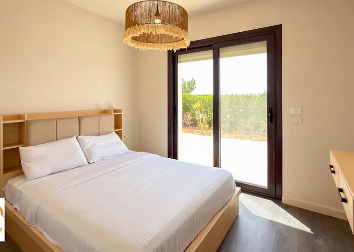 4br Lux Villa, Heated Pool & Nanny ! Near Marina
