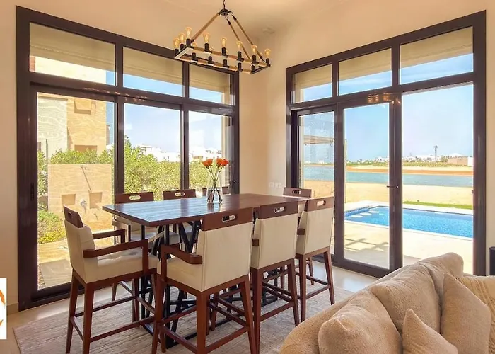 4br Lux Villa, Heated Pool & Nanny ! Near Marina Villa