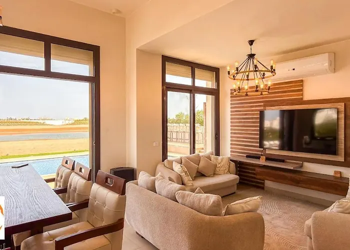 Villa 4br Lux Villa, Heated Pool & Nanny ! Near Marina Hurghada